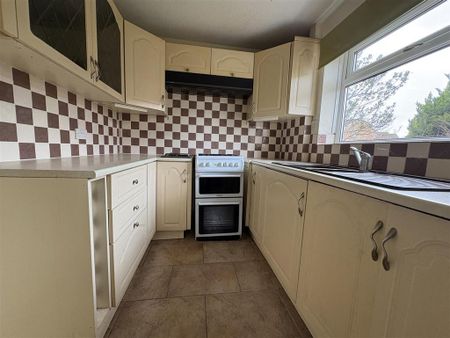 2 bedroom semi-detached house to rent - Photo 5