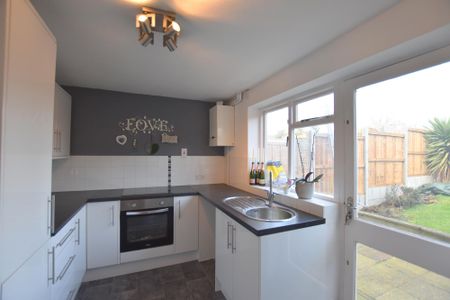 2 bedroom house to rent Homerton Close, Clacton-on-Sea, CO15 - Photo 4