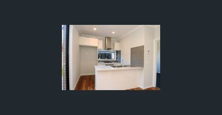 Modern 3 Bedroom Townhouse - Photo 5