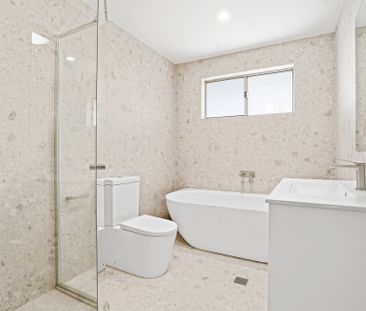 BRAND NEW THREE BEDROOM TOWNHOUSE - Photo 4