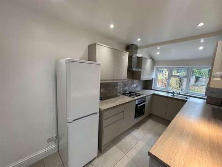 Felixstowe Road, London, N9 - Photo 4