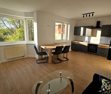 Swieżo wyremontowane 2 pokoje z dużym balkonem - Zdjęcie 6