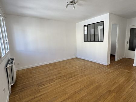 Appartement - 1 pièce - 31,41 m² - Saint-Étienne - Photo 2