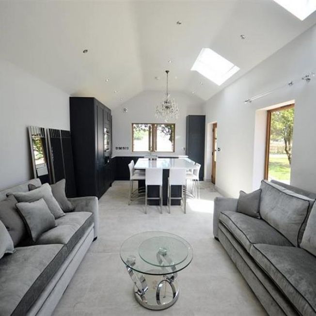 2 Bedroom Detached To Let - Photo 1