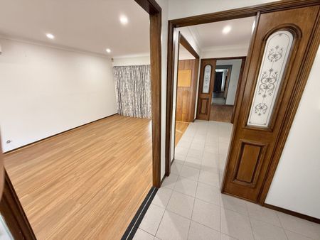 PRIME CENTRAL LOCATION! - Photo 2