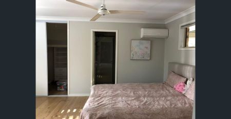 Covenient location, beautiful family home! - Photo 3