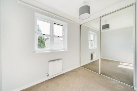 2 bedroom semi-detached house to rent - Photo 4