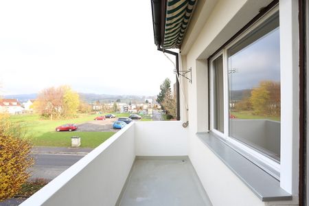 Charmante 3.5-Zimmerwohnung im Grünen - Foto 2
