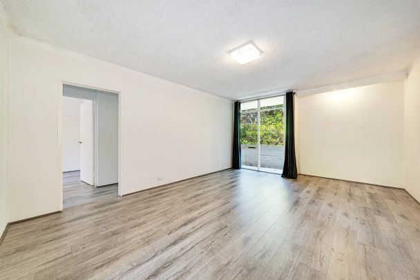 Stylishly Renovated Two-Bedroom Apartment in Heart of Lane Cove - Photo 1