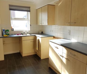 2 bedroom ground floor flat to rent - Photo 1