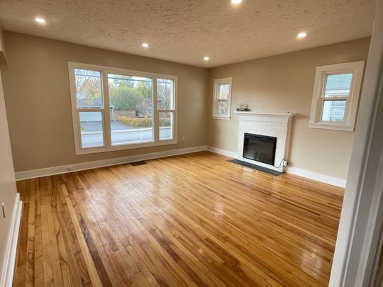 For Lease - 55 Spring Street Unit# A, Mississippi Mills, Ontario - Photo 1