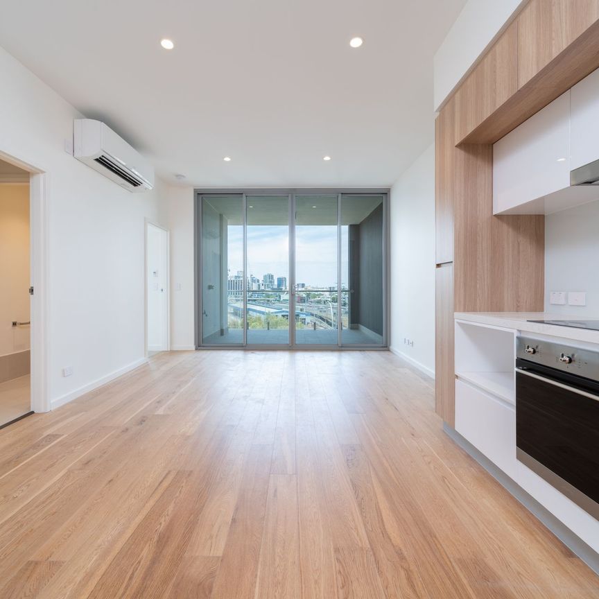 Apartment with City Views @ $780 Per Week - Photo 1