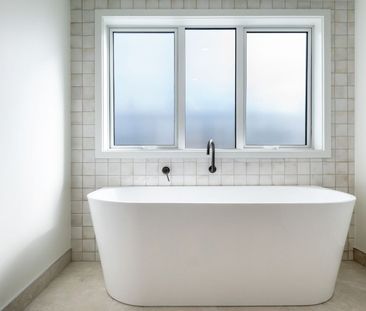 Luxury Living in the Heart of Devonport! - Photo 2