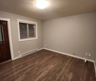 1 bedroom suite for rent - Photo 2