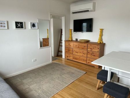 The Ultimate Dromana Location – Walk to Everything - Photo 2