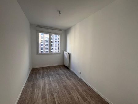 location Appartement T4 DE 85.7m² À BOBIGNY - Photo 2
