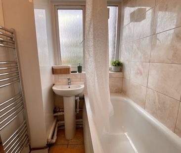 5 Bed Flat, Tildesley Road, SW15 - Photo 5