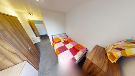 4 bedroom ground floor flat to rent - Photo 3