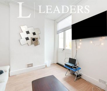 4 bedroom terraced house to rent - Photo 1