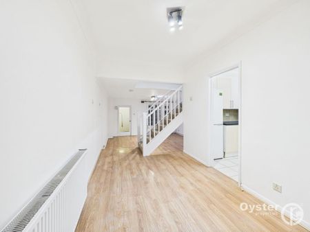 3 bedroom semi-detached house to rent - Photo 3