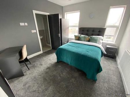 5 bedroom property to rent in Salford - Photo 3