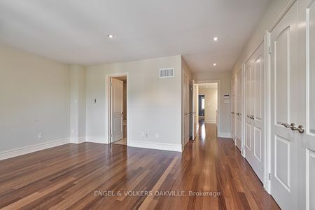 Townhouse For Lease | W7048962 - Photo 2