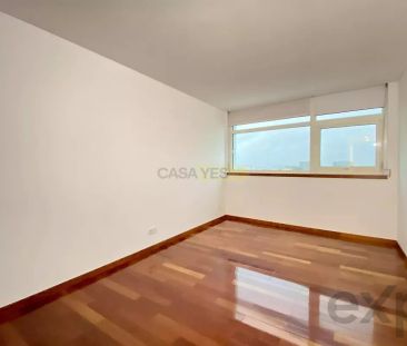 Arrenda T4 Duplex (3 Suites, 3 estacionamentos e arrecadação) na Torre São Gabriel, Parque das Naçõe - Photo 4