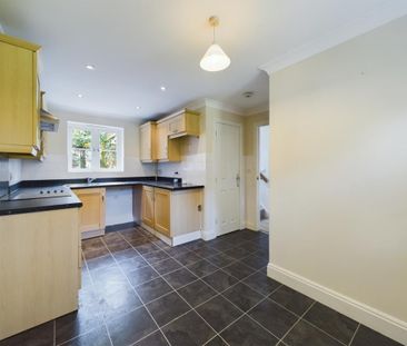 3 bedroom terraced house to rent - Photo 3