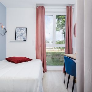EMAILLERIE Roommate 4 Bedrooms at Bordeaux - Merignac - Photo 2