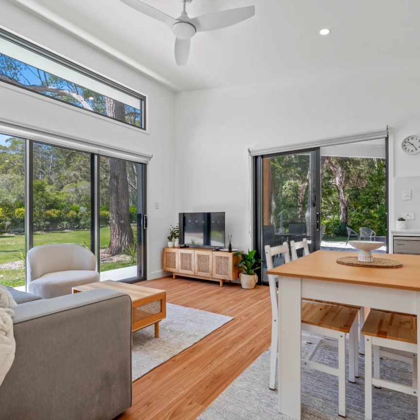 Paradise Found - Electricity and Water Included ! Fully Furnished - Photo 1