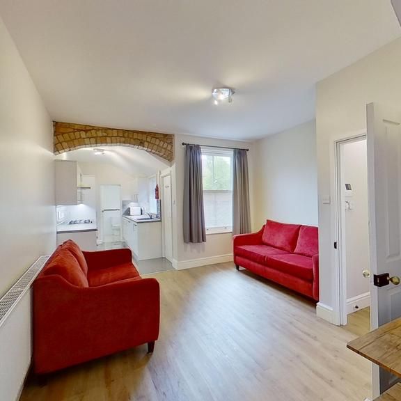 5 bedroom semi-detached house to rent - Photo 1