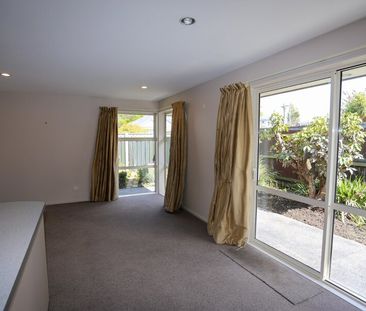 St Martins – two bedrooms, internal access garage, double glazing. - Photo 6