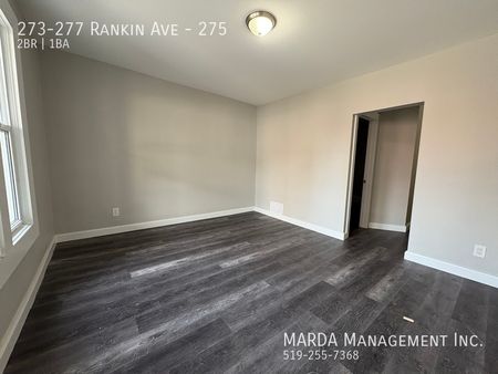 MODERN LIVING IN A NEWLY RENOVATED 2BEDROOM/1BATH UNIT+ UTILITIES - Photo 3