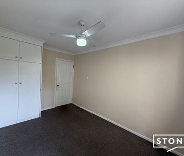 Comfortable 3 bedroom home in ideal location. - Photo 5