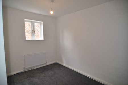 2 bed Terraced - To Let - Photo 3