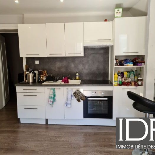 F3 CENTRE VILLE AU 1ER ETAGE - Photo 1