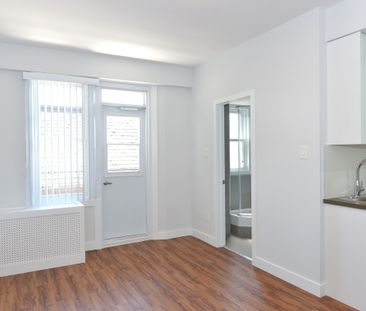160 Huron Street - Photo 4