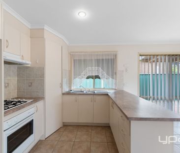 16 Moneghetti Place, Burnside - Photo 2