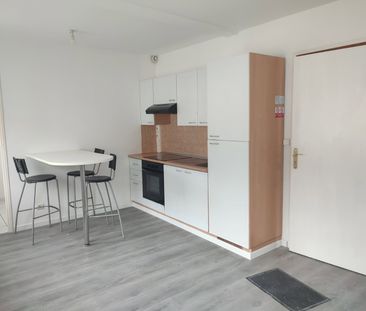 Location Appartement 1 pièce 24m² HAZEBROUCK 59190 - Photo 3