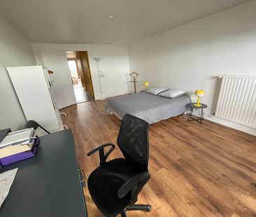 Location Appartement 3 pièces 68m² - Photo 4