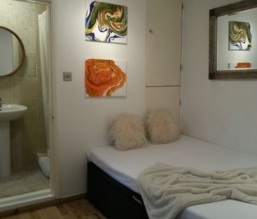 1 Bed Flat, Battersea Bridge Road, SW11 - Photo 4