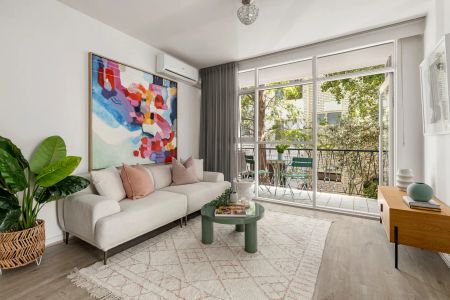 Ideal Location & Modern Living - Photo 2