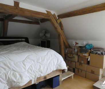 Longère rénovée élevée sur deux niveaux , mitoyenne d'un côté, comp... - Photo 3