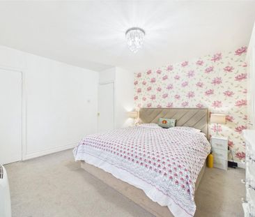 2 bedroom semi-detached house to rent - Photo 6