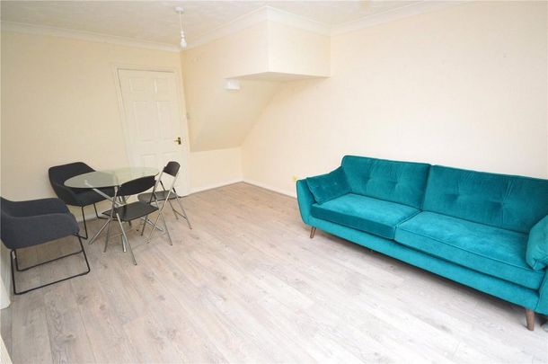 3 bedroom end of terrace house to rent - Photo 1