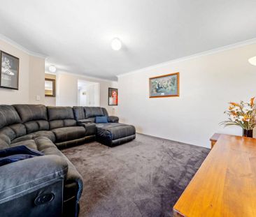 Immaculate, Spacious and Private Family Home - Photo 4