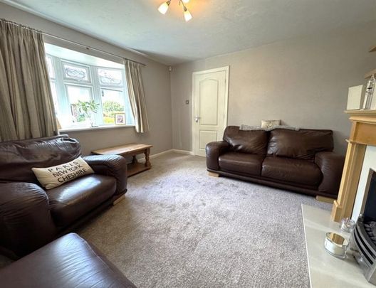 Robin Close, Macclesfield - Photo 1