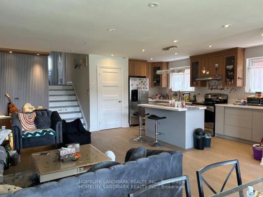 Detached Home For Lease | W9239330 - Photo 1