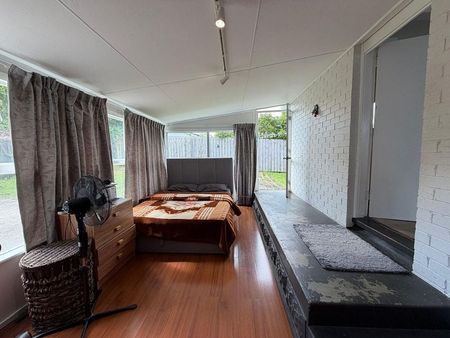 Your Perfect Auckland Retreat for $595/week! - Photo 3
