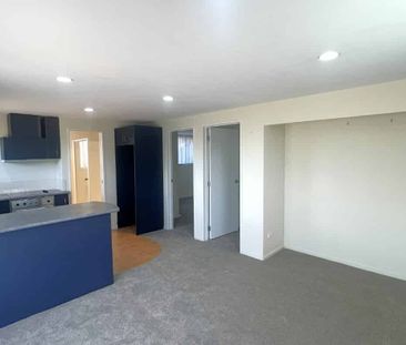 Spacious 2 Bedroom Flat Unit in Botany Downs - Photo 4